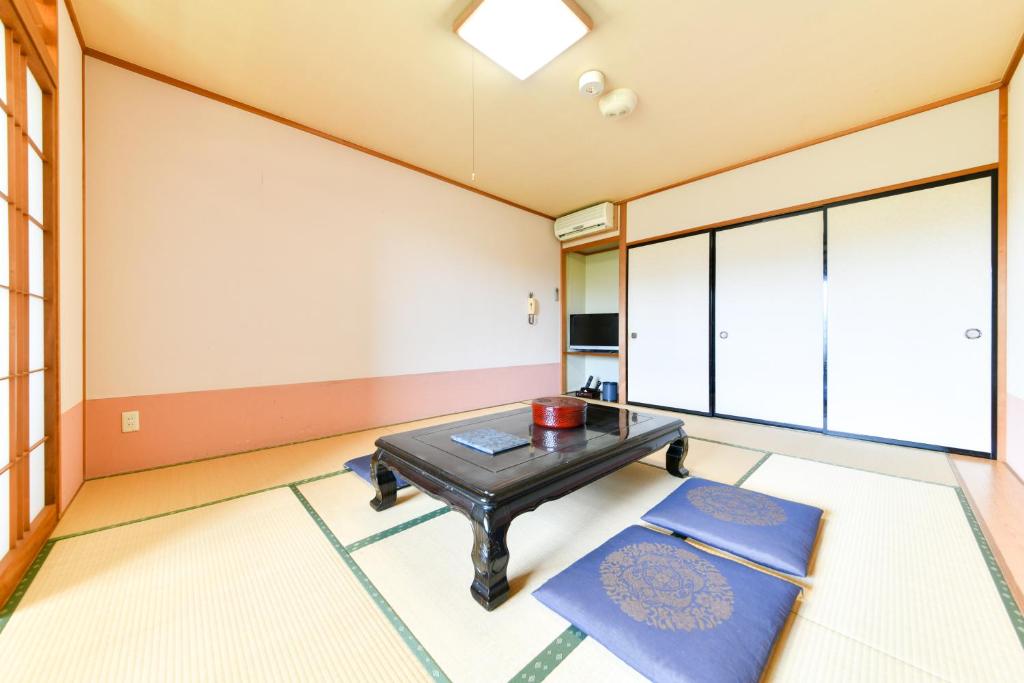 Fotografie z fotogalerie ubytování 丸源旅館 無料朝食 全館wifi 準天然温泉 v destinaci Iwata