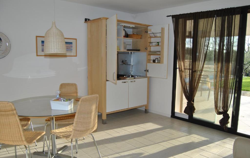 Corbezzolo - Apartamento Con Vistas Al Jardín