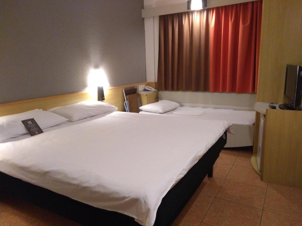  ibis Santos Gonzaga Praia