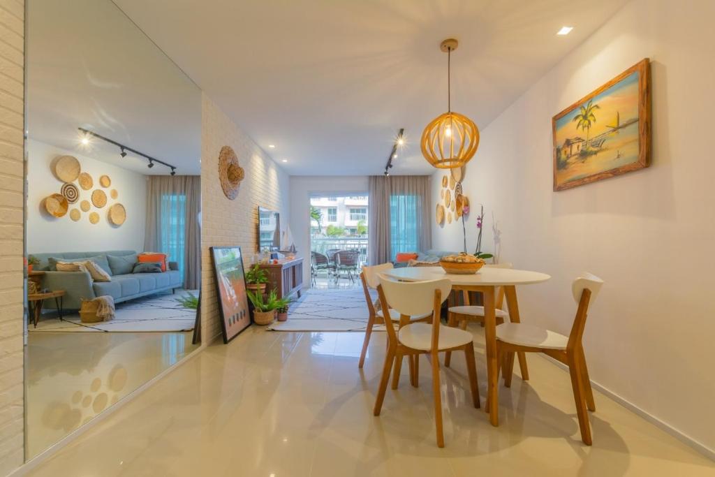  Solarium Residence