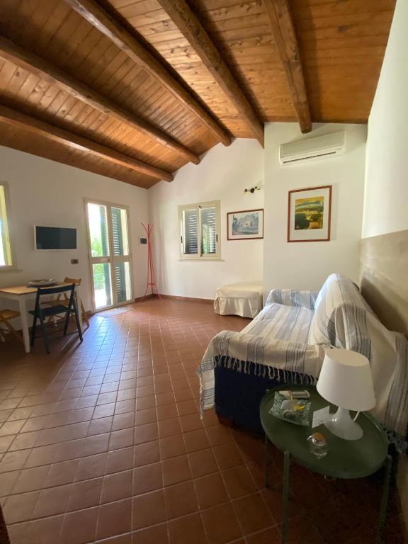 Televízia a/alebo spoločenská miestnosť v ubytovaní Karrua House