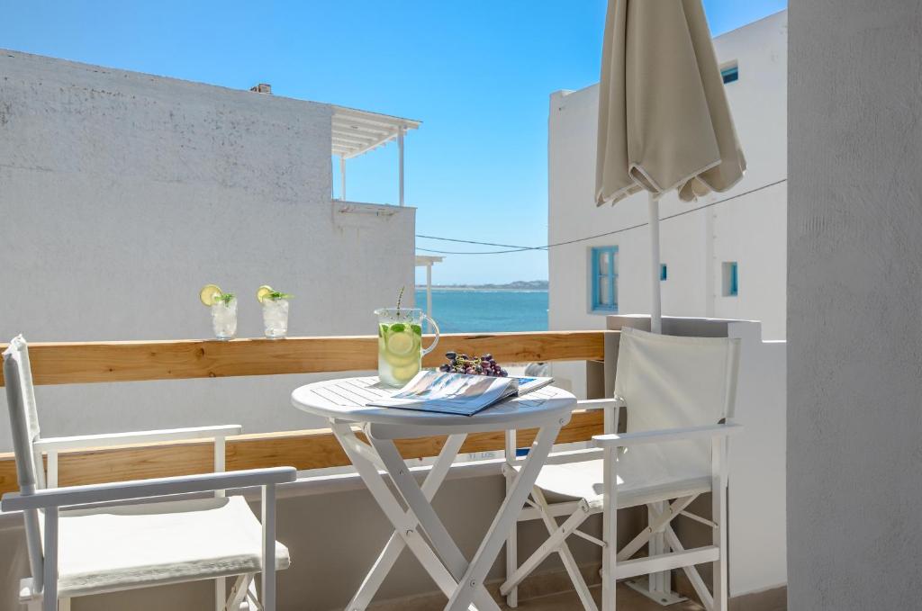 Panormos Hotel and Studios - 10