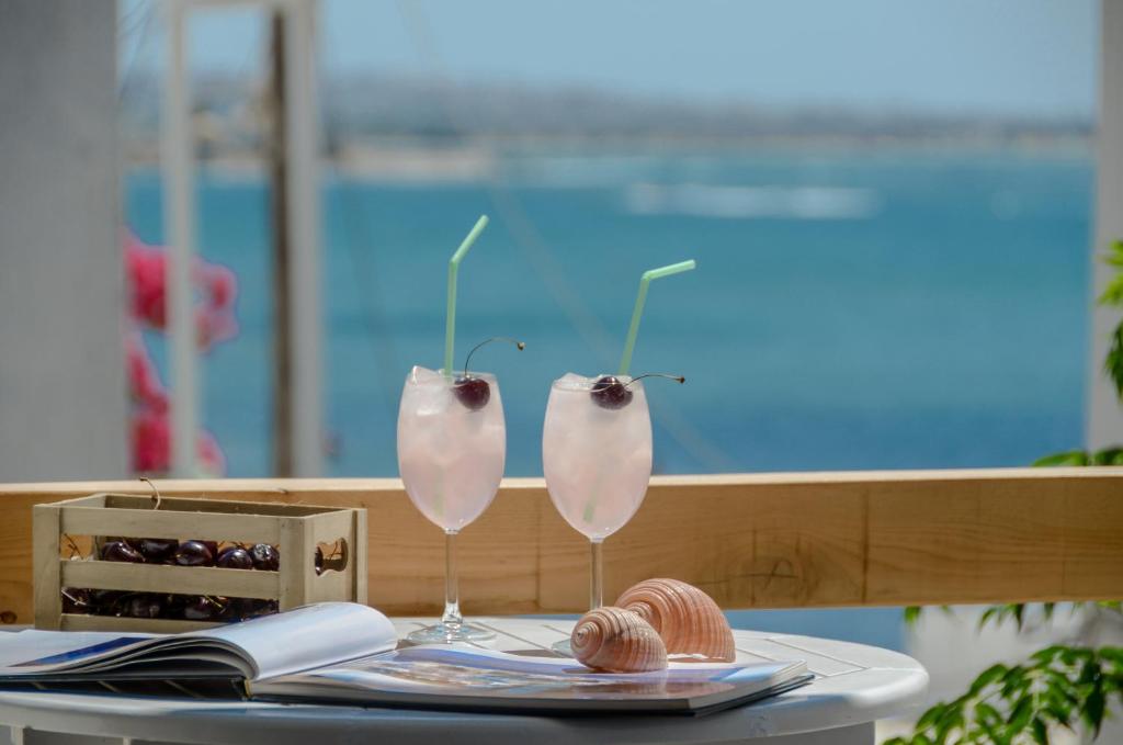 Panormos Hotel and Studios - 9