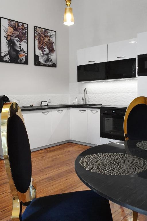 Prestige Apartments 12 - 18