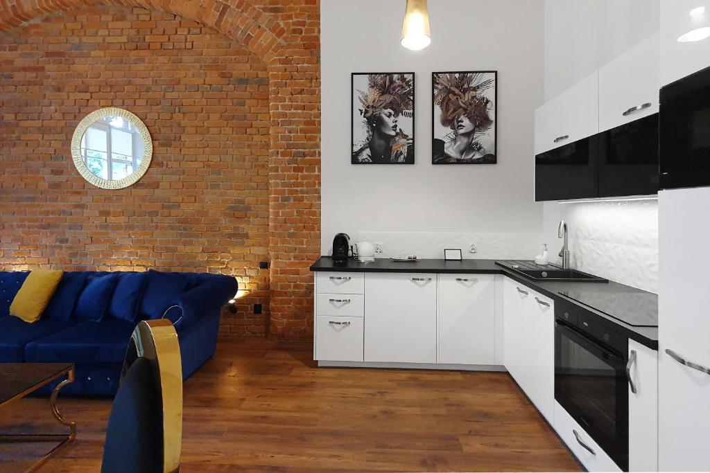 Prestige Apartments 12 - 16