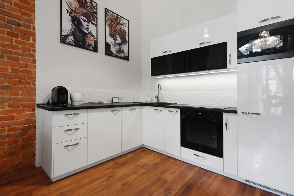 Prestige Apartments 12 - 17