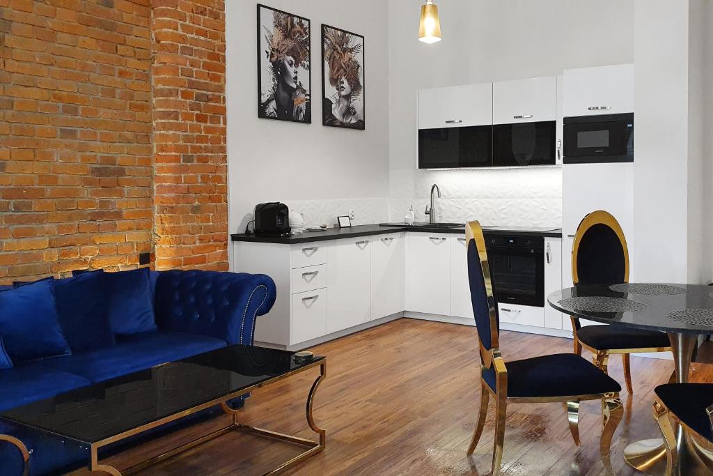 Prestige Apartments 12 - 14