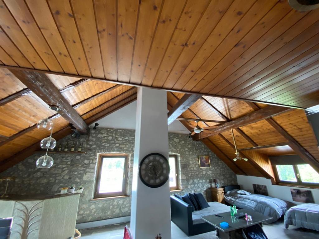 Posezení v ubytování HOTEL de la Truite & SPA Le petit Nautilus