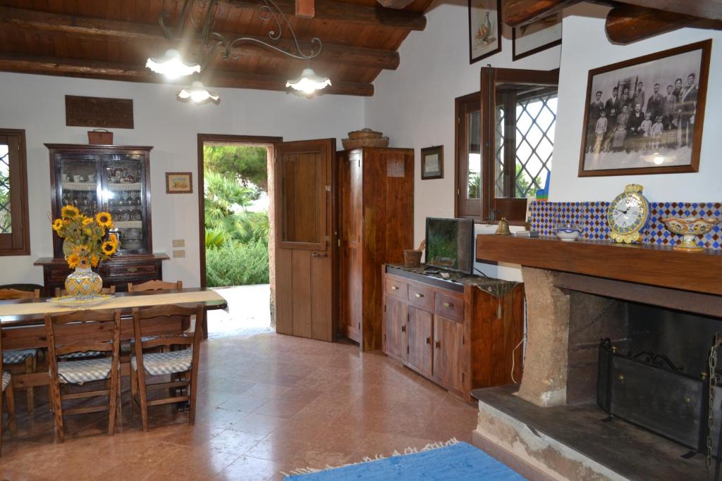 Fotografia z galérie ubytovania Villa Paradiso Riserva Naturale Monte Cofano v destinácii Castelluzzo