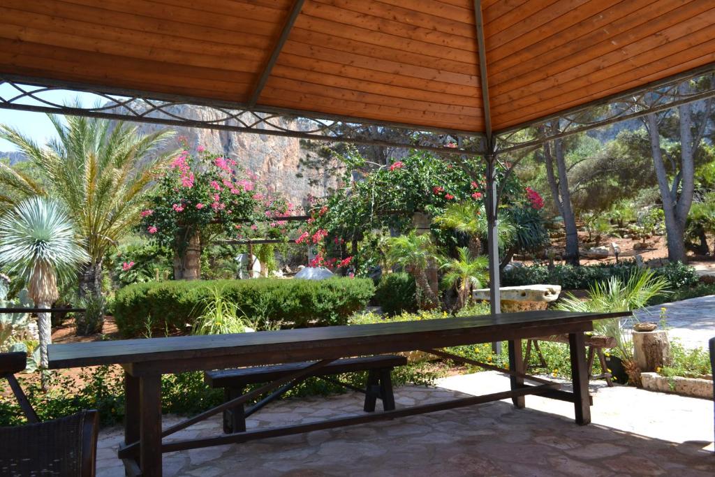 Vonkajšia záhrada v ubytovaní Villa Paradiso Riserva Naturale Monte Cofano