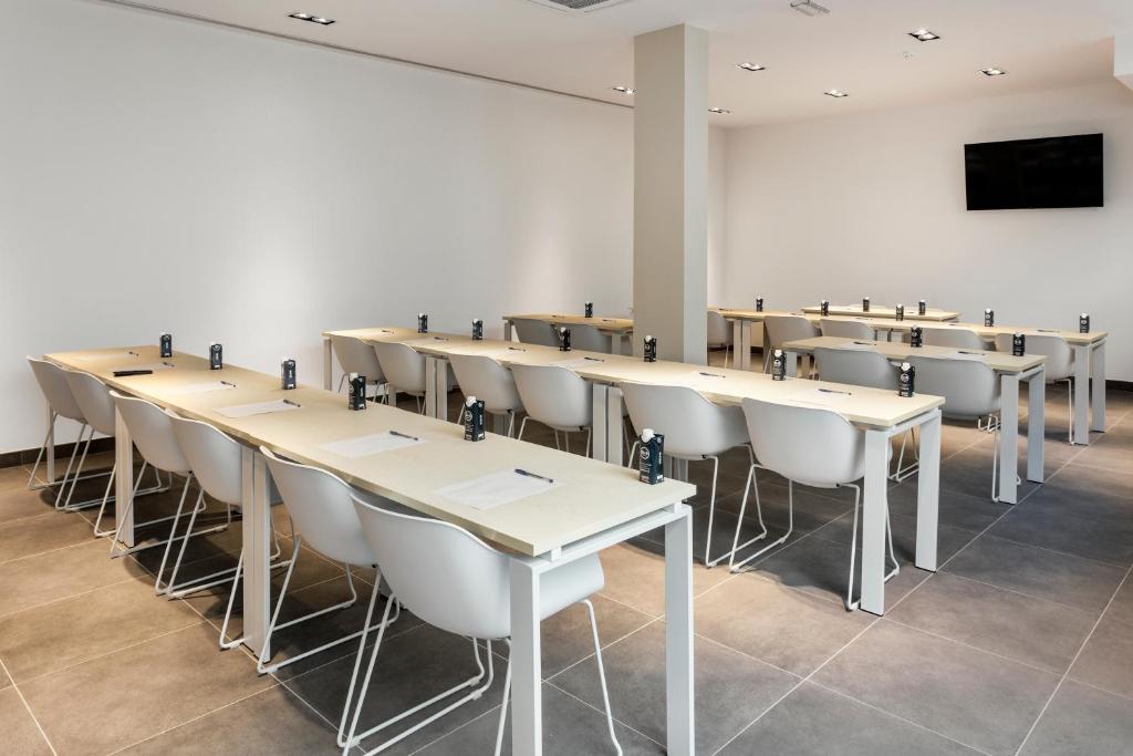 B&B HOTEL Lisboa Aeroporto - Resim 34