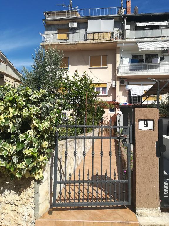 Balkón alebo terasa v ubytovaní Apartmani Katerina