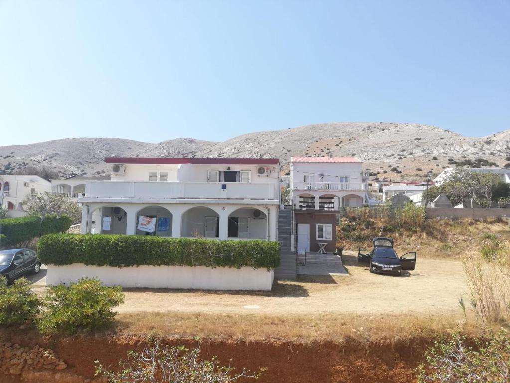 Gallery image of APARTMANI VOLARIĆ PAG in Pag