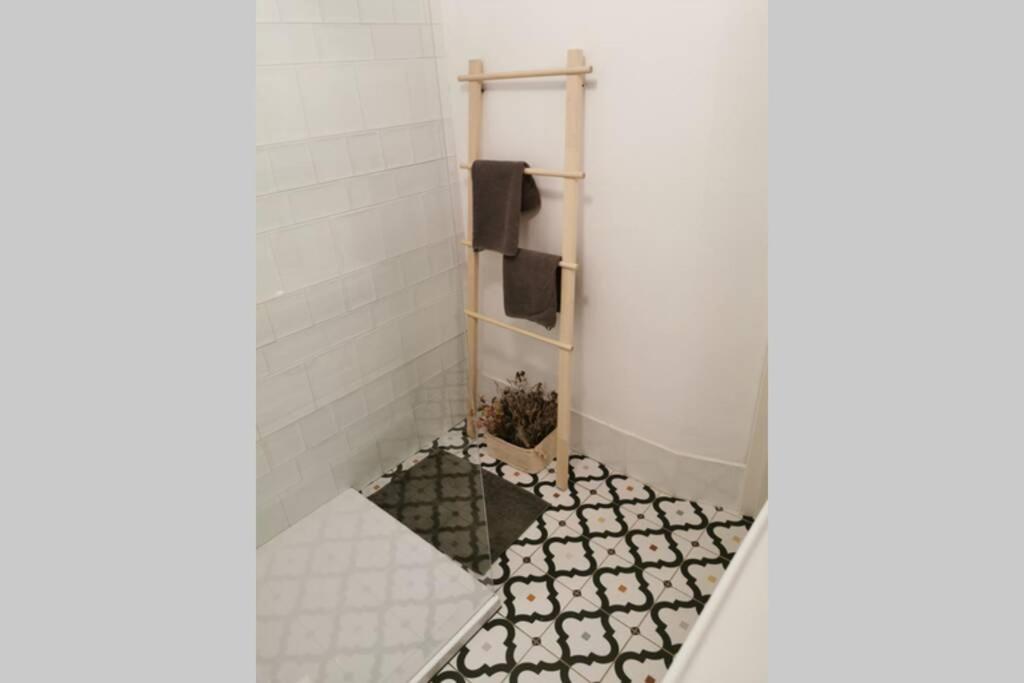 Televízia a/alebo spoločenská miestnosť v ubytovaní Casa Porta Verde