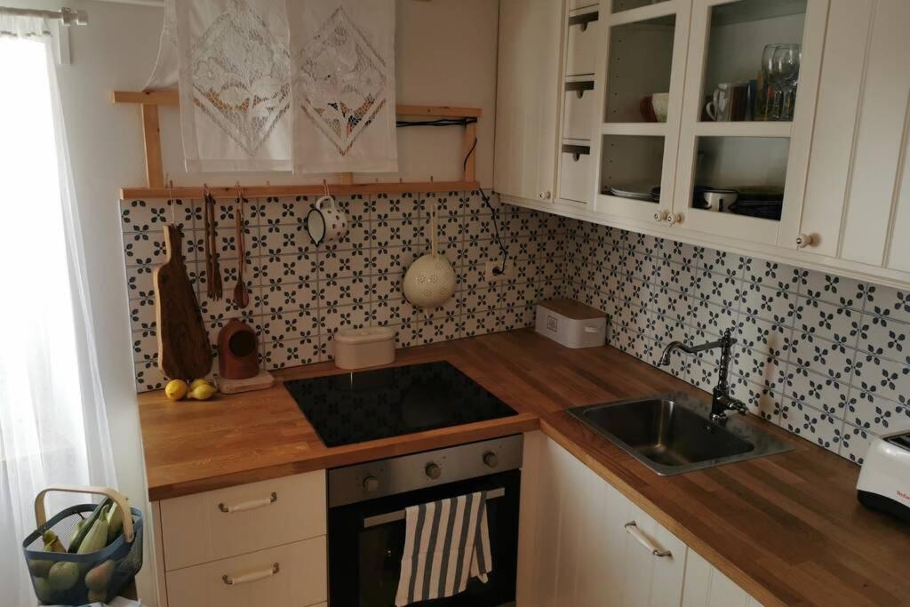 Kuchyňa alebo kuchynka v ubytovaní Casa Porta Verde