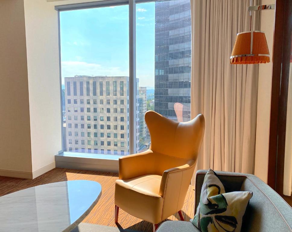 Posezení v ubytování Lotte Hotel Seattle