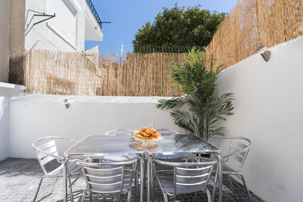 Sao Bento Cozy Apartments - by LU Holidays - First Floor Two Bedroom Apartment With Terrace