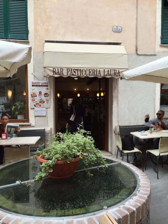 Reštaurácia alebo iné gastronomické zariadenie v ubytovaní Monterosso al Mare 20