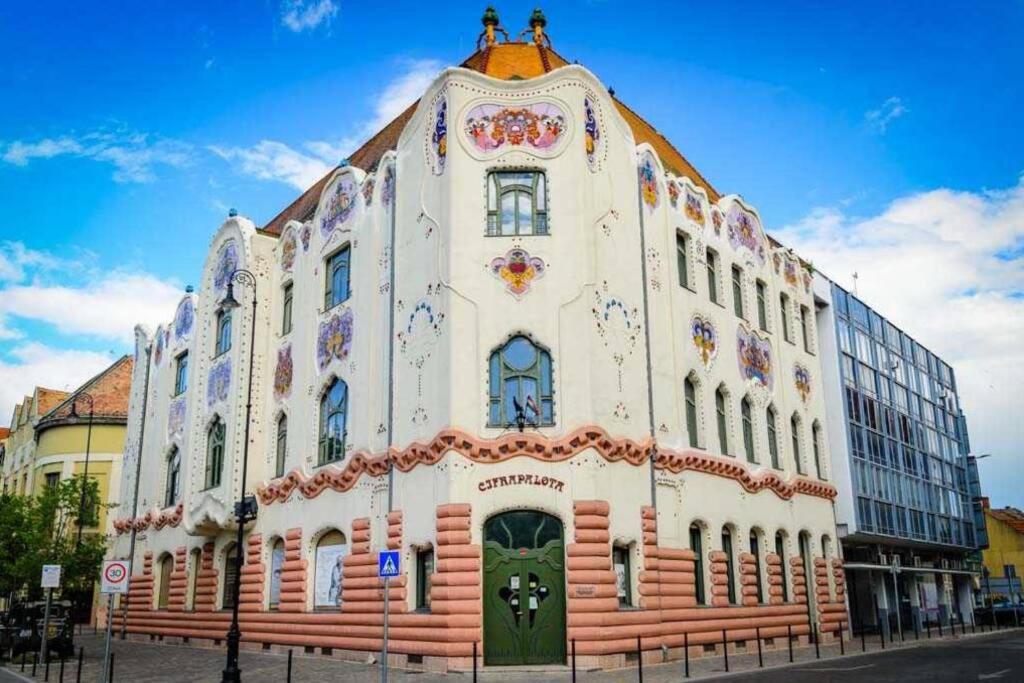 Budynek, w którym mieści się apartament