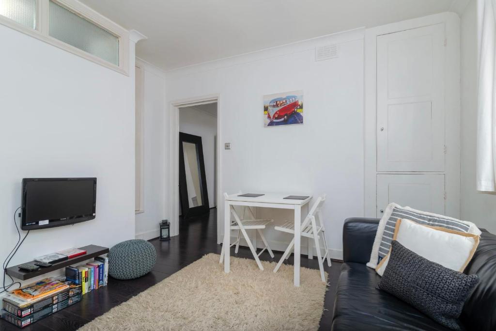 GuestReady - Fantastic 1BR Flat in East London for 2 Guests!