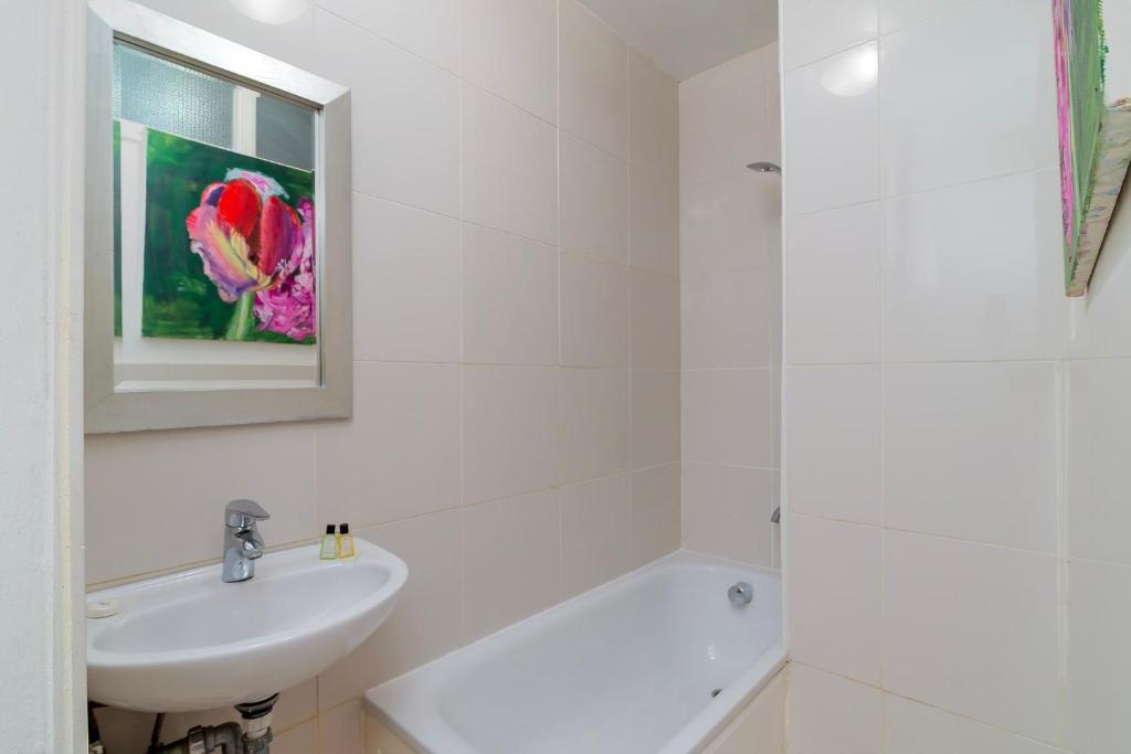 GuestReady - Fantastic 1BR Flat in East London for 2 Guests!