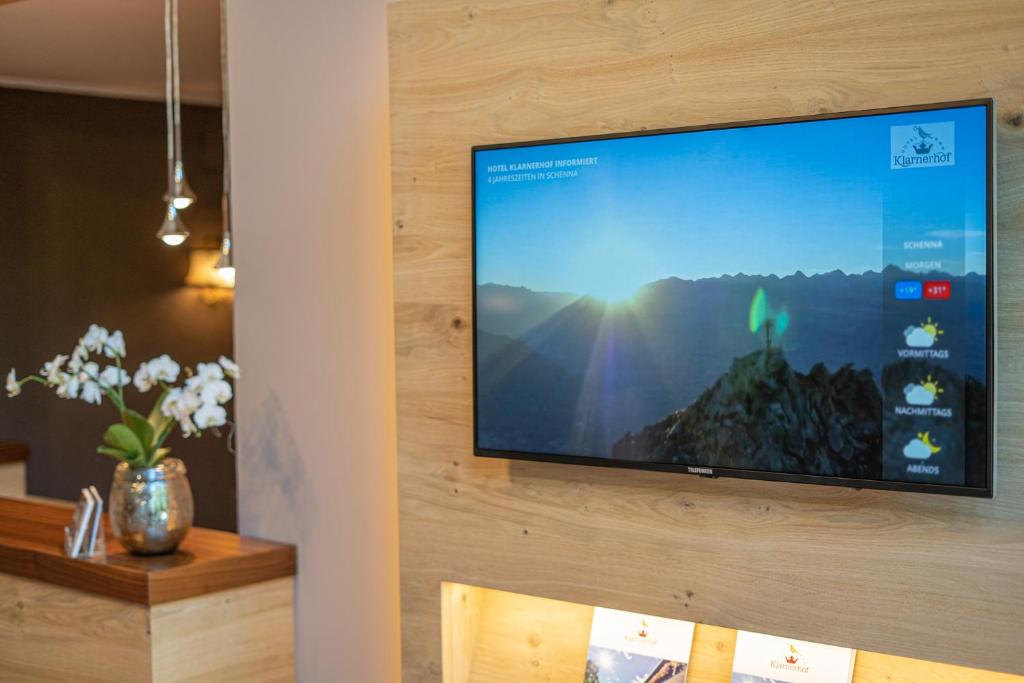TV a/nebo společenská místnost v ubytování Hotel Klarnerhof