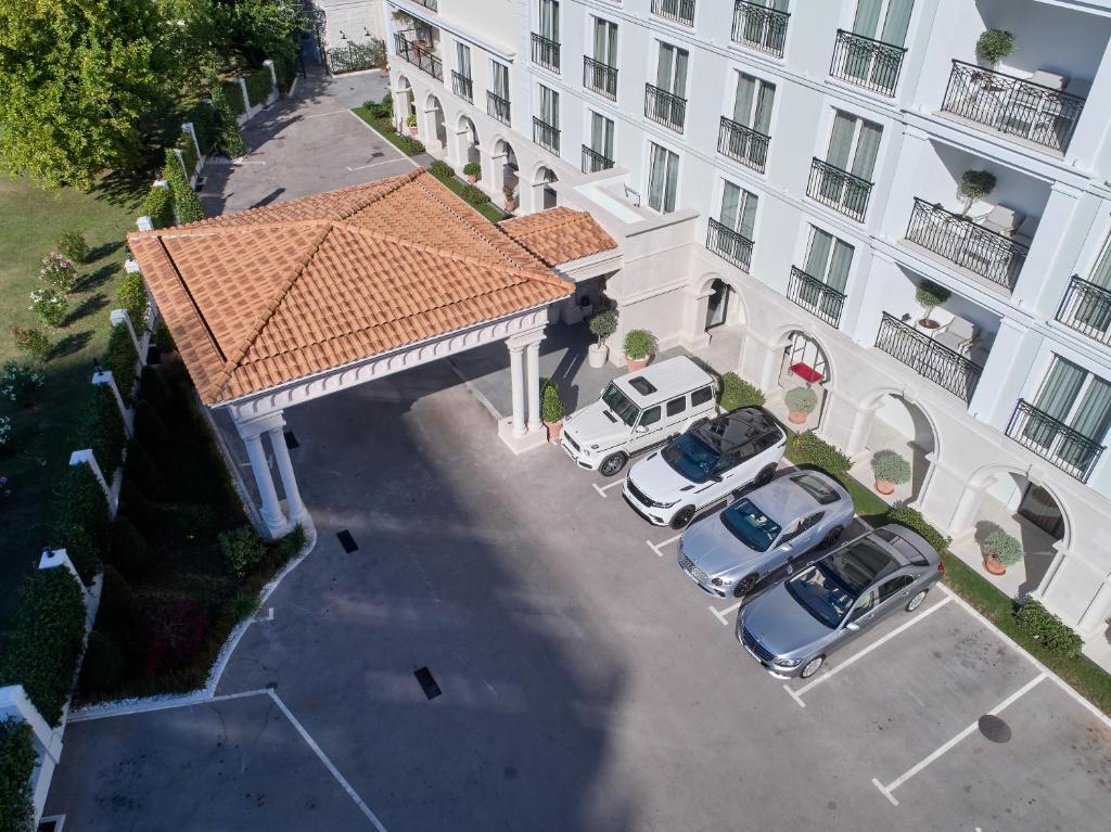 A vizinhança circundante ou próxima do hotel
