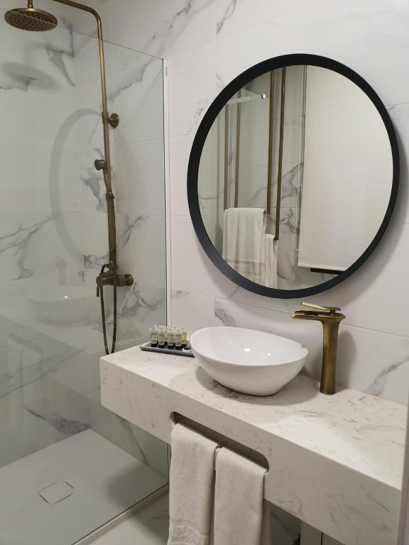 A bathroom at Hotel Complejo París