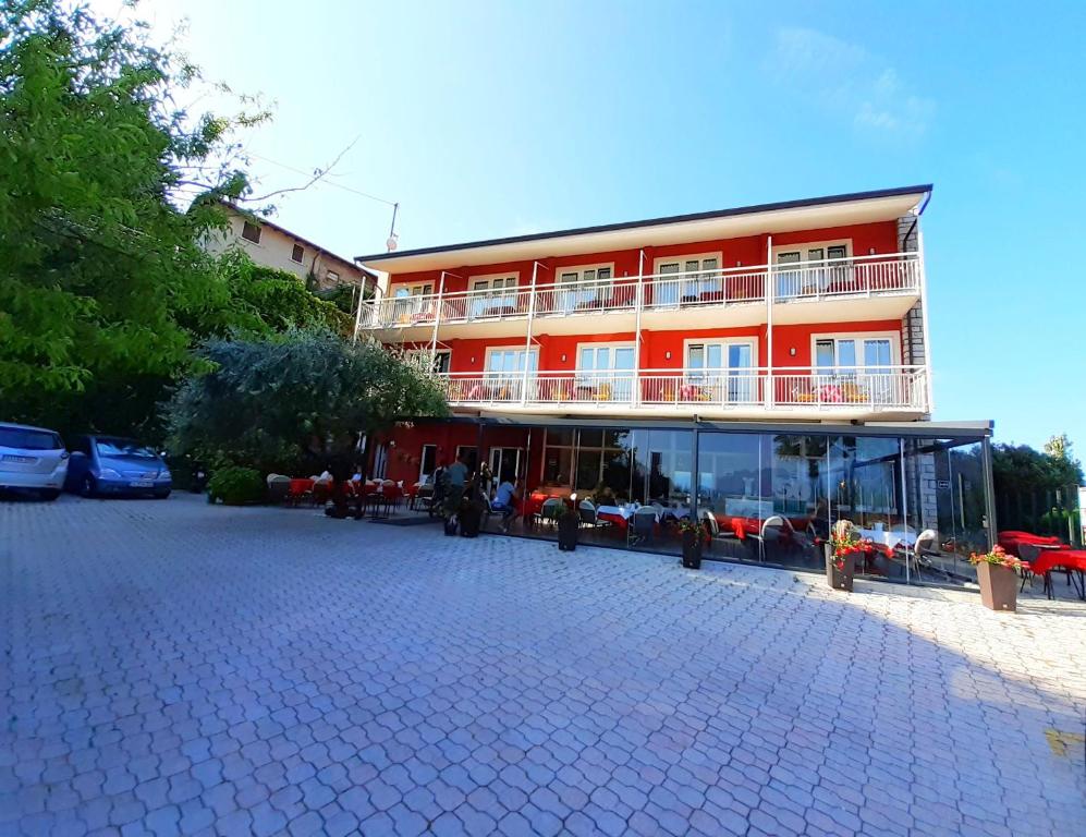 Budova, kde se hotel nachází