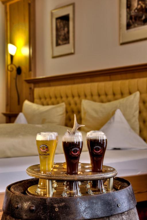 Nápoje v ubytování Hotel zum ERDINGER Weißbräu
