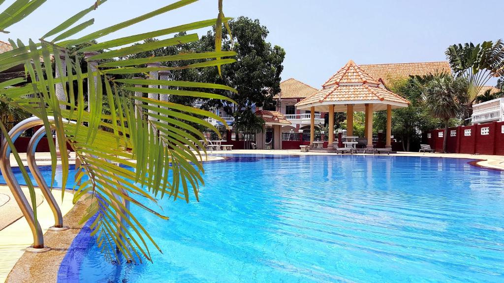 Bazén v ubytování YAILAND Luxury Pool Villa Pattaya Walking Street 5 Bedrooms nebo v jeho okolí