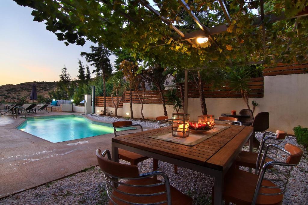 Bazén v ubytování Adam & Eve Villas nebo v jeho okolí