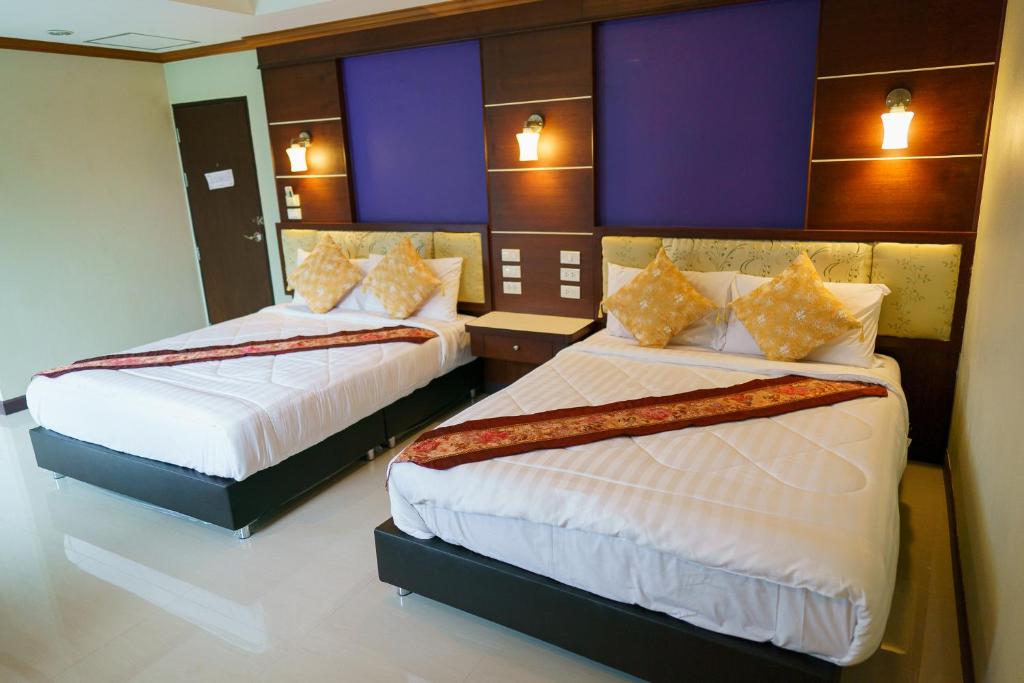 Thungtawan Hotel - Chambre Queen De Luxe Avec 2 Lits Queen-Size