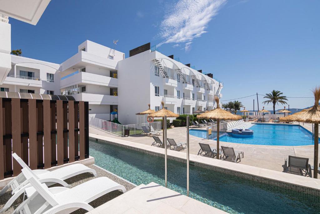 Cabot Hobby Club Apartments, Port de Pollensa – Updated 2022 ...