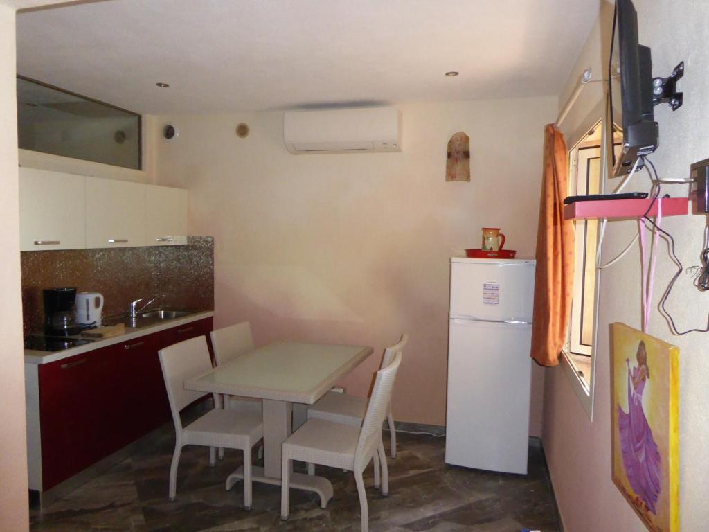 Kuchyň nebo kuchyňský kout v ubytování Rifugio Storico sul Mare