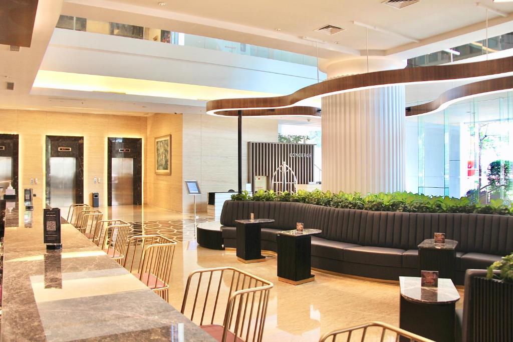 Restoran atau tempat lain untuk makan di JS Luwansa Hotel & Convention Center