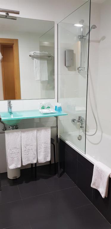 Koupelna v ubytování ELE Enara Boutique Hotel