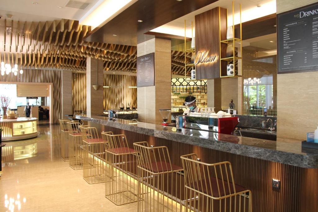 Lounge atau bar di JS Luwansa Hotel & Convention Center