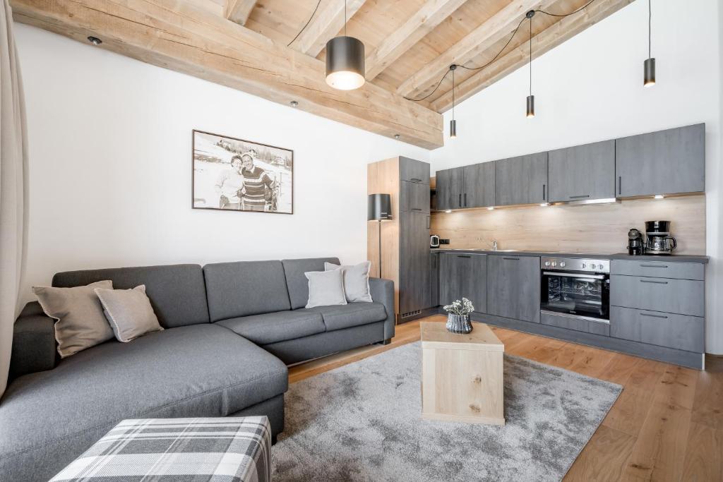 Kuchyň nebo kuchyňský kout v ubytování AlpenParks Chalet & Apartment Alpina Seefeld