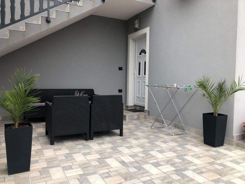 Balkón nebo terasa v ubytování Apartmani Đokić