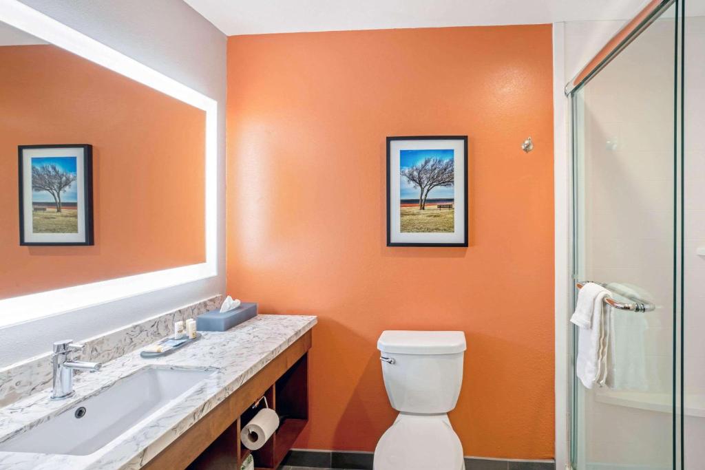 La Quinta by Wyndham Waco Baylor Downtown photo