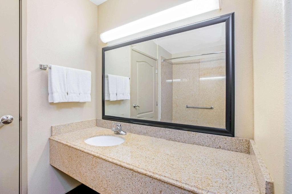 La Quinta by Wyndham Corpus Christi Airport - Double Room With Two Double Beds