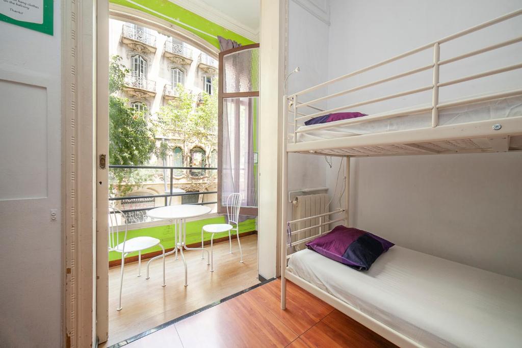 Fabrizzios Terrace Hostel - 9