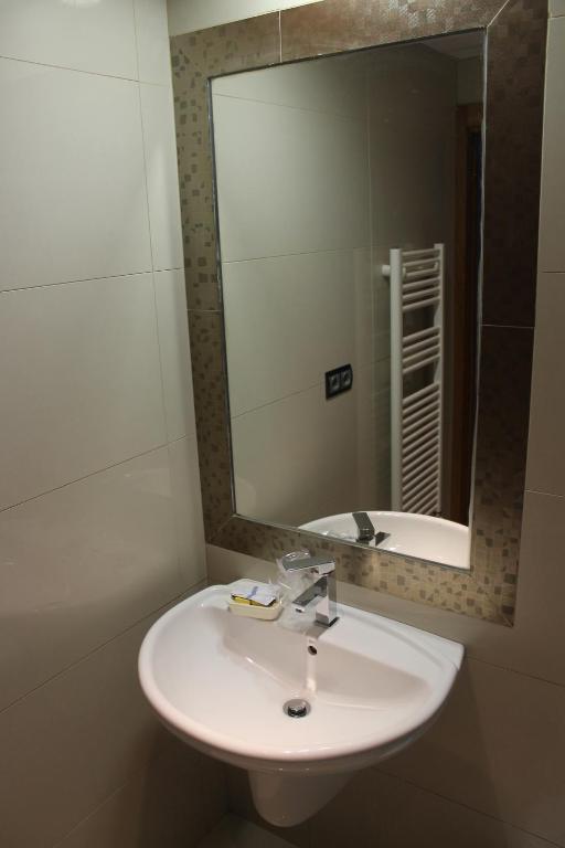 A bathroom at Hostal Burbia