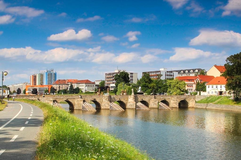 Výhled na řeku, která protéká v blízkosti apartmánu