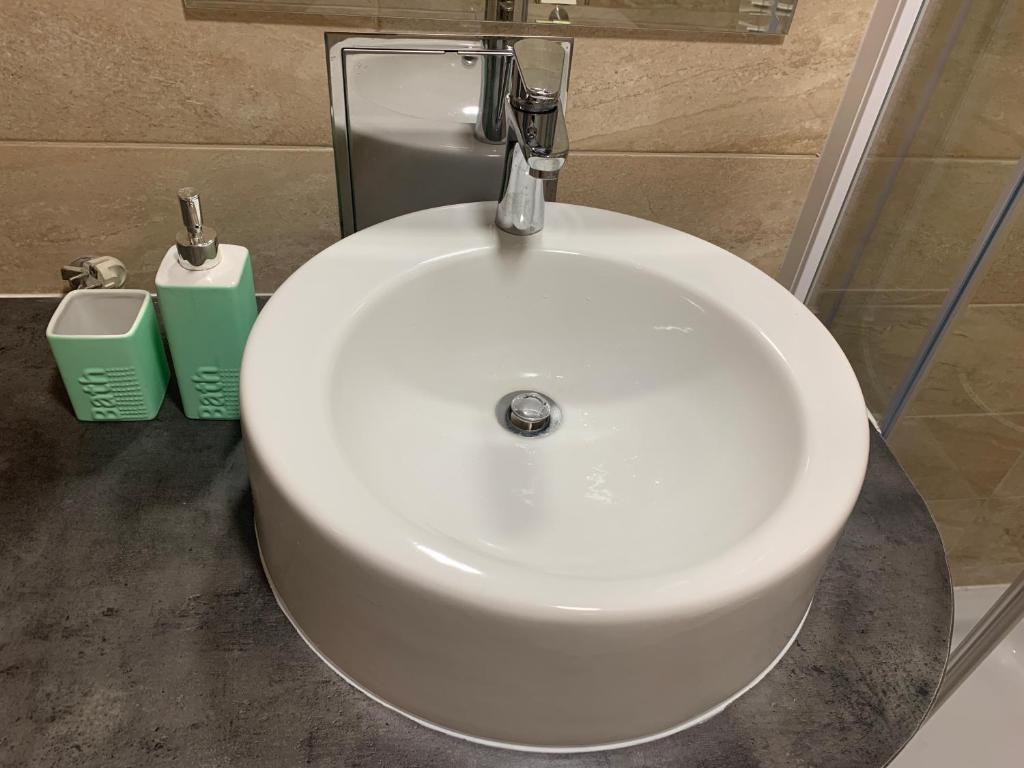 Studio apartman Mikoにあるバスルーム