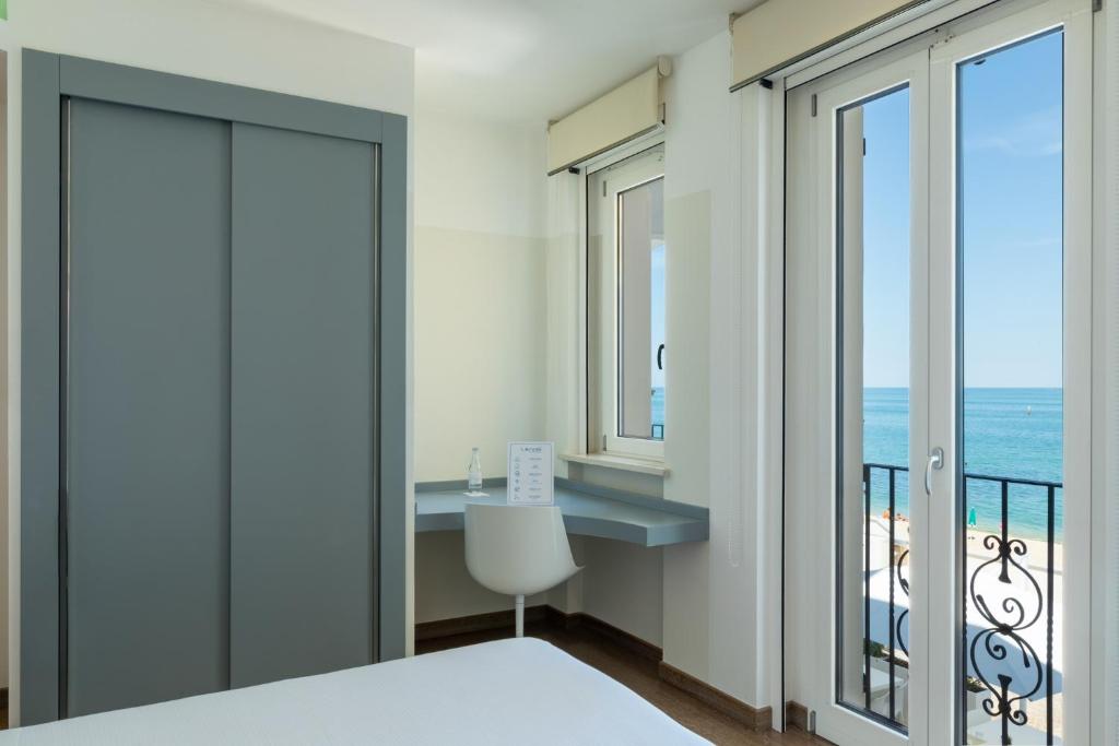 Nespecifikovaný výhled na moře nebo výhled na moře při pohledu z hotelu