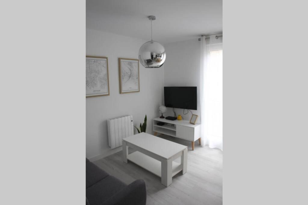 TV a/nebo společenská místnost v ubytování Apartamentos La Herradura Balcón
