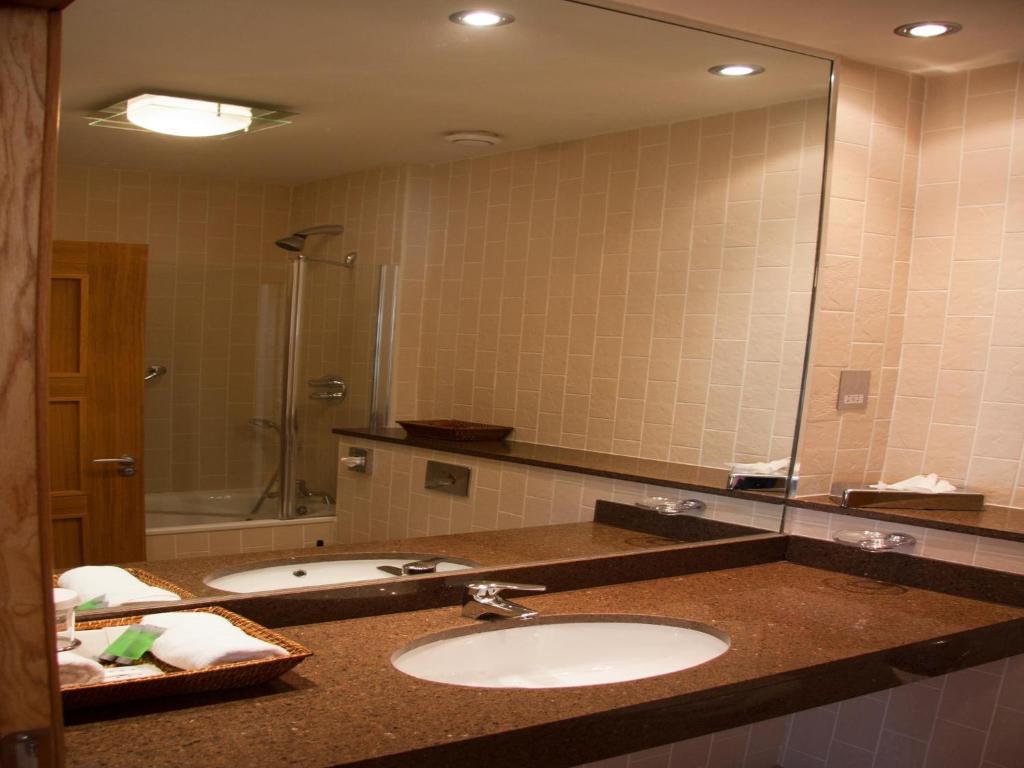 Koupelna v ubytování An Grianan Hotel