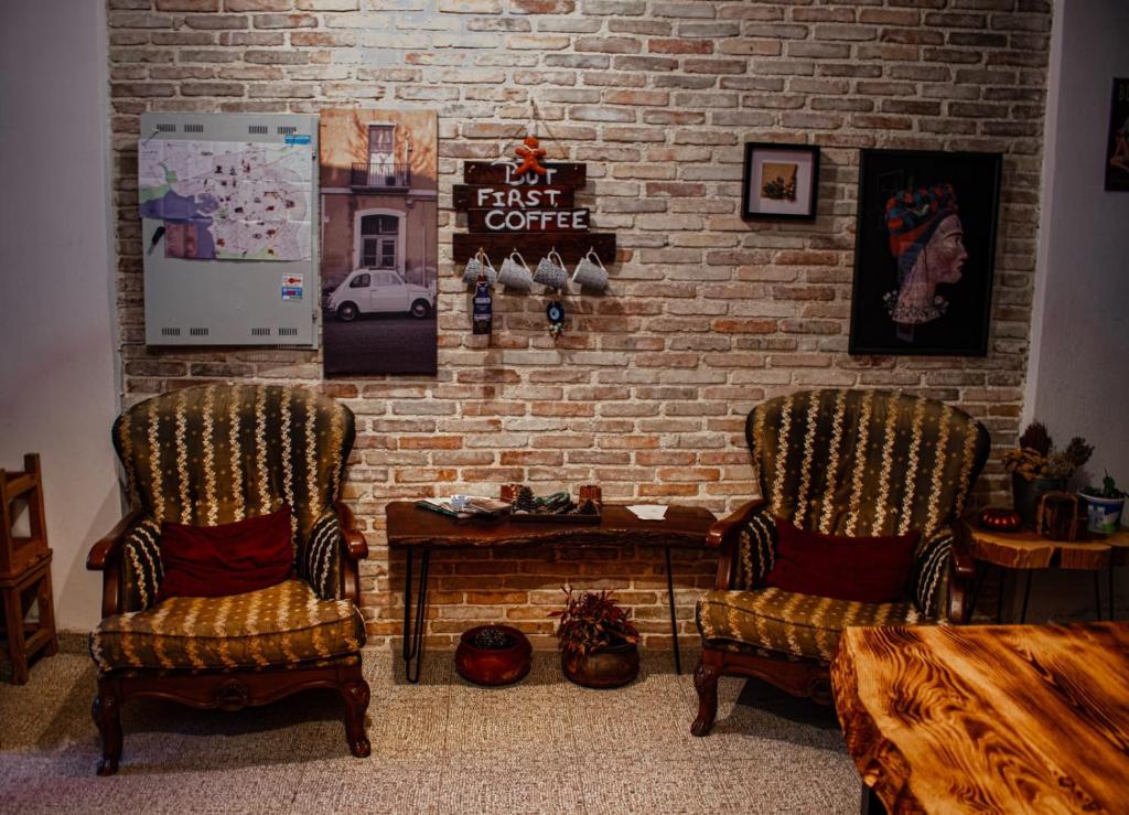 Posezení v ubytování Kuyu Beergarden Hostel